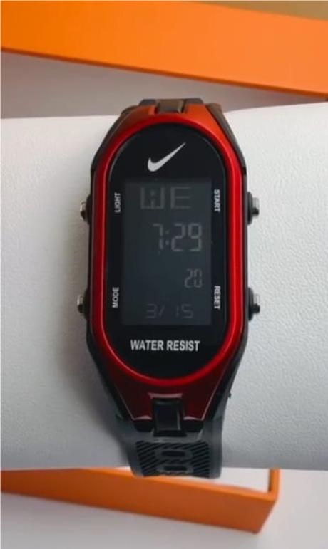 Montre de sport numérique NIKE Triax Fury couleur rouge